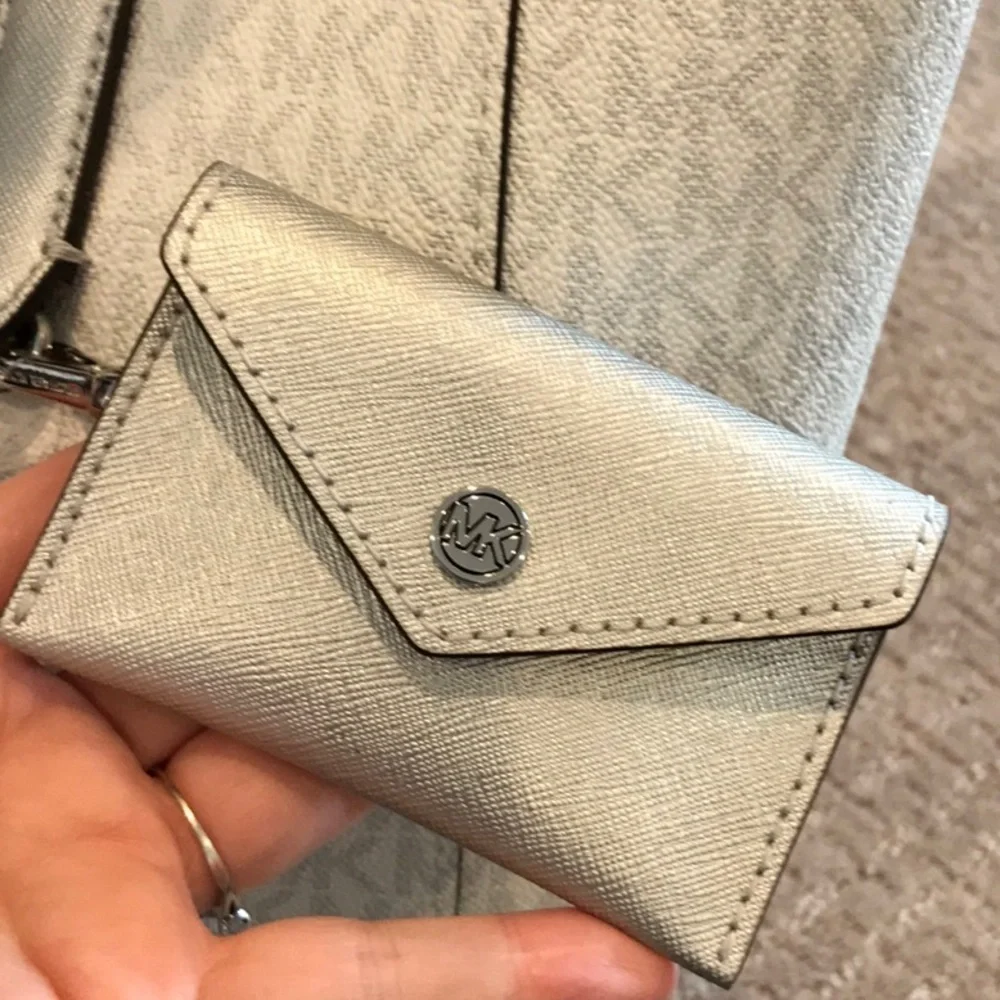 Michael Kors Vincent Large Tote w/ Pouch